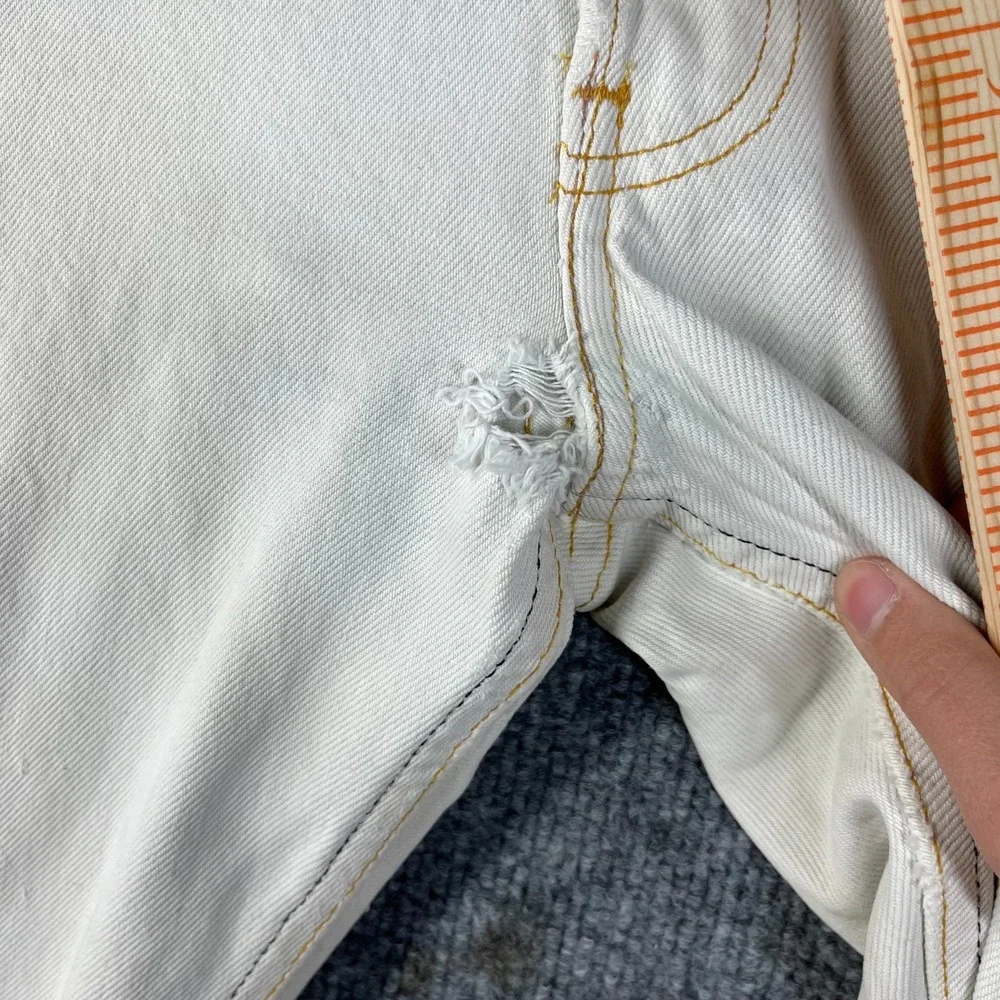 Levi's Jeans Men's‎ White Denim Contrast Stitch Classic Button Fly 38X27 - Flaw